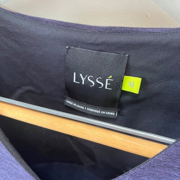 NEW‎ Lyssé Womens Sleeveless Navy V-Neck Tank Top M Polyester Blend - Picture 2 of 6